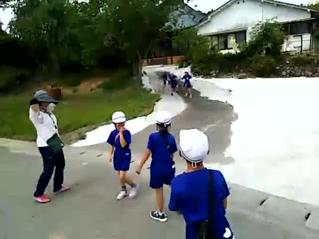 何の踊りなのかなぁ(広畑チャンネル)