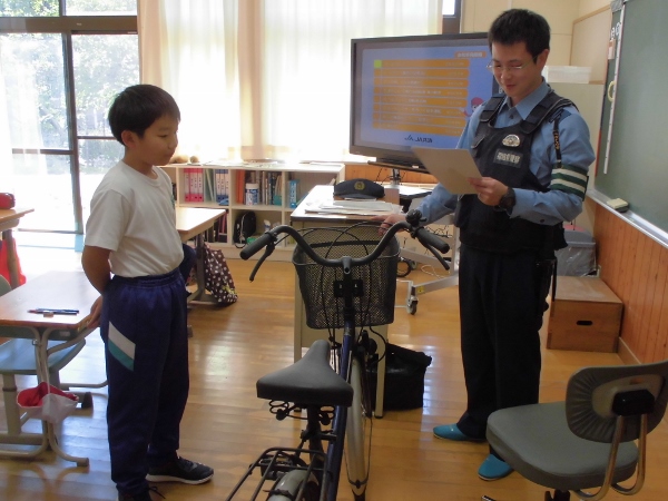 自転車点検の様子 自転車点検の様子