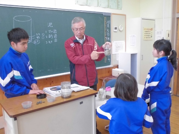 授業の様子 授業の様子