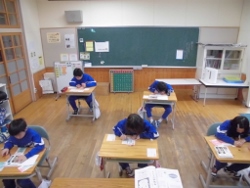 しーん・・・。