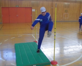 勢いをつけて