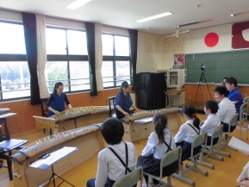 箏の演奏