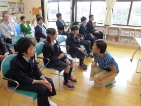 指三本分を開けてみよう 指三本分を開けてみよう