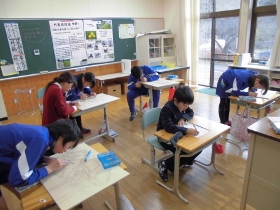 彫りの様子 彫りの様子