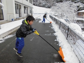 雪かきの様子 雪かきの様子