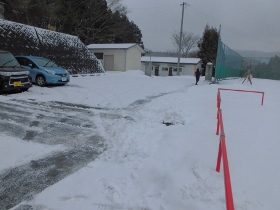 駐車場の雪かき 駐車場の雪かき