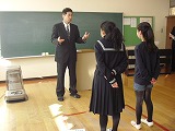 広い視点で考える人に